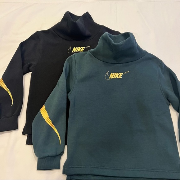 Nike | SPORTSWEAR CLUB FLEECE | GIRLS | SMALL | NWT | 2 sweatshirts included - Picture 1 of 14